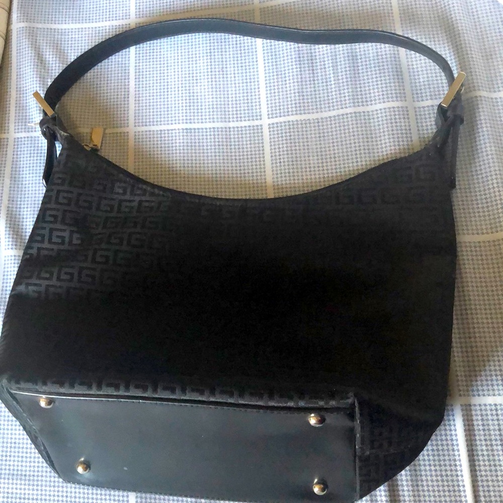 Leather trimmed black shoulder bag EUC